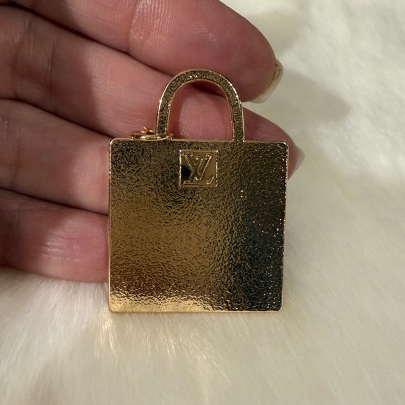 Louis Vuitton Gold and Black Colored Zipper Pull - Picture 4 of 7